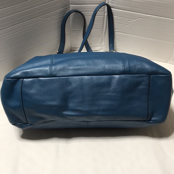 Coach smooth leather satchel with adjustable strap/silver tone hardware. EUC - Picture 5 of 11